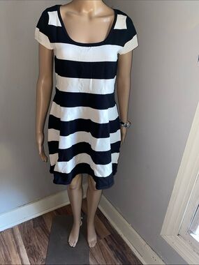 Striped Scoop-Neck Swing Dress - Black & White